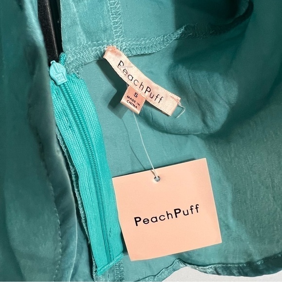 Peachpuff Flowy blouse, satin soft, bowtie back, billowy sleeves, small - Picture 5 of 9